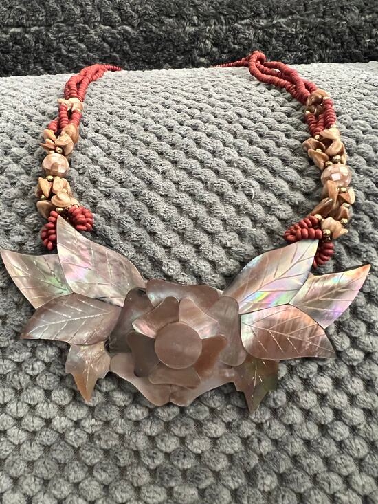 Unmarked Jewelry - Vintage Mother of Pearl Carved Shell Flower Leaf Statement Collar Necklace Boho